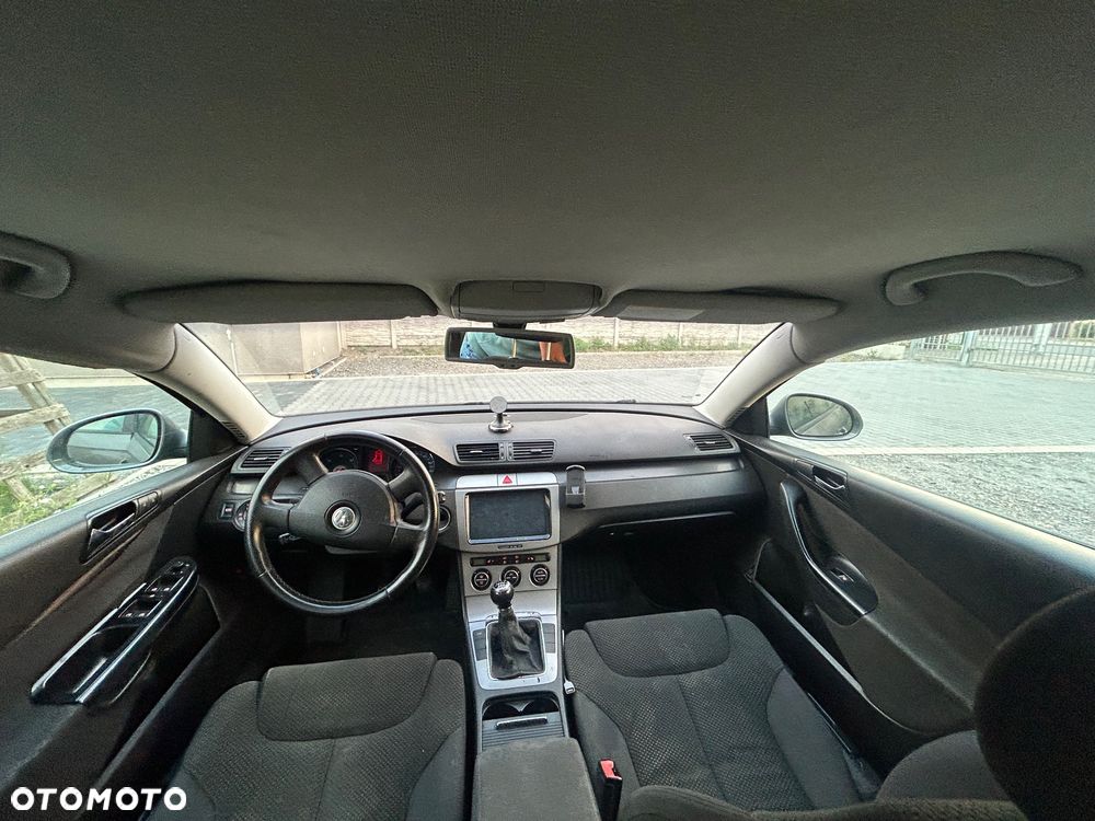 Volkswagen Passat 2.0 TDI Comfortline - 7