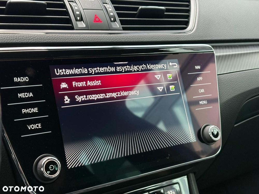 Skoda Superb 1.5 TSI Sportline - 23