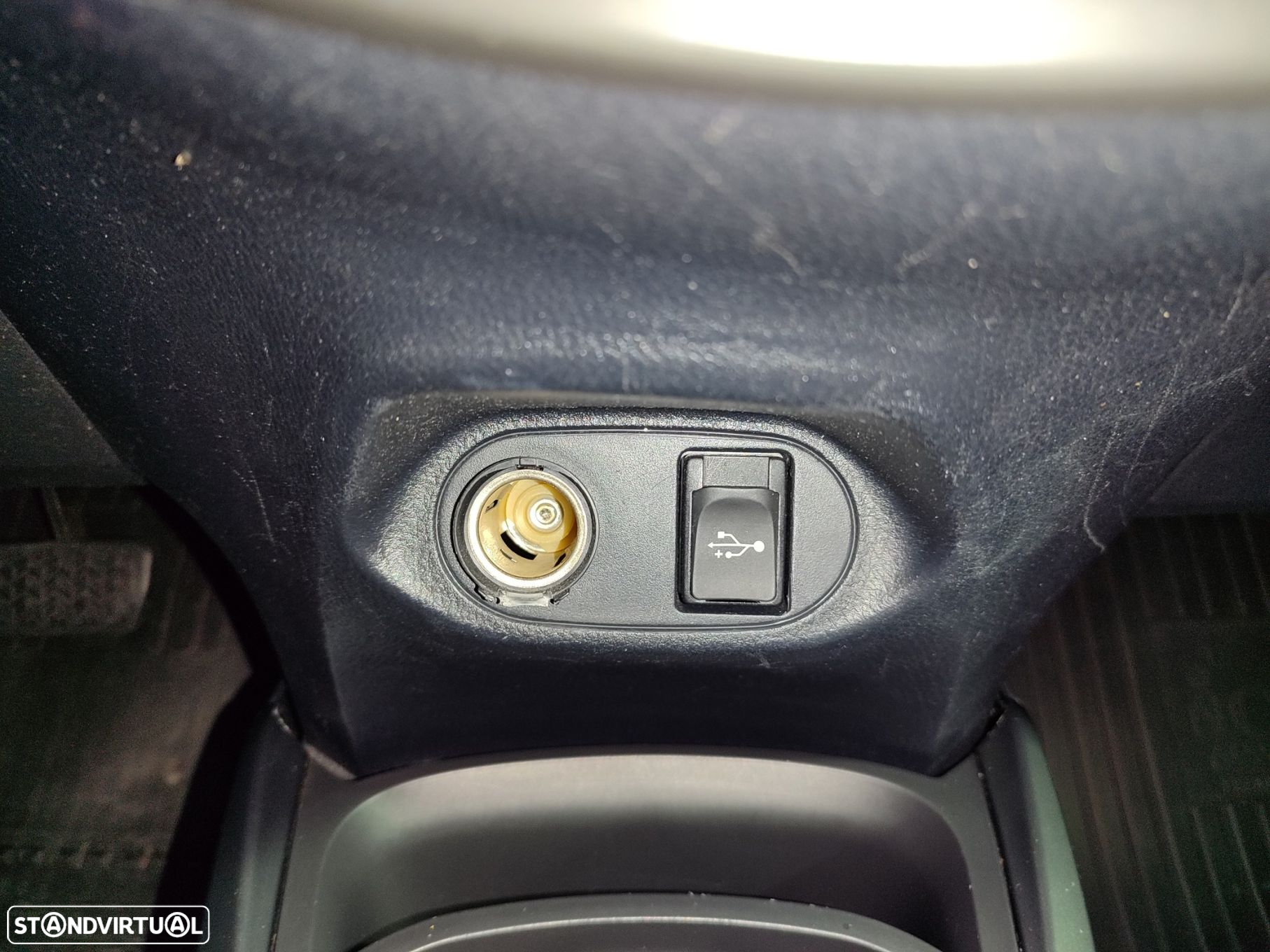 Toyota Yaris 1.5 HSD Comfort - 27