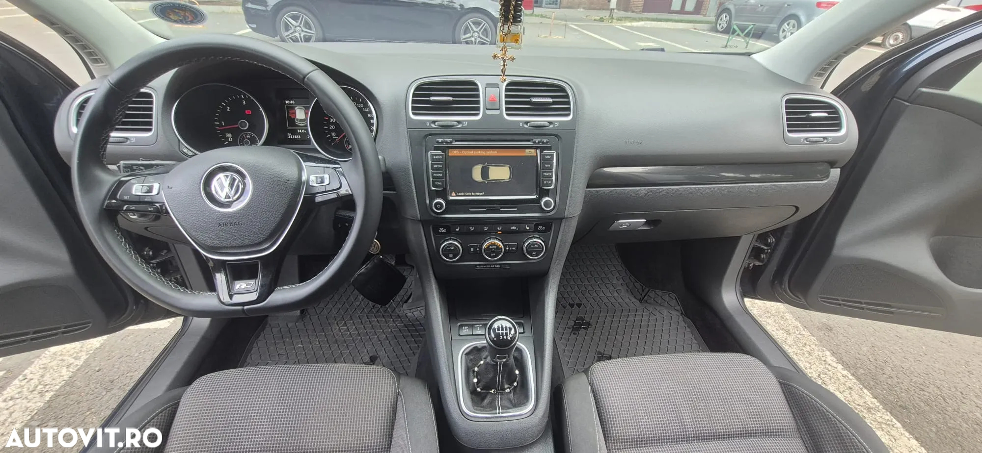Volkswagen Golf - 6