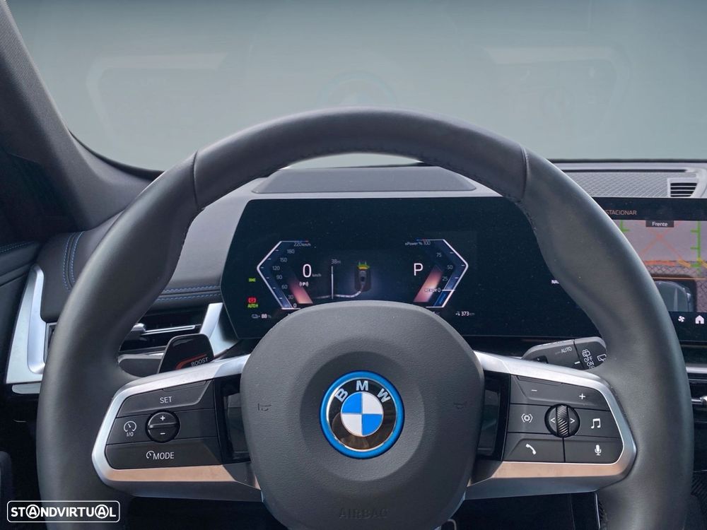 BMW iX1 eDrive20 Pack Desportivo M - 6