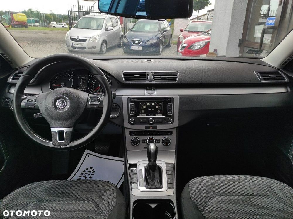 Volkswagen Passat - 11