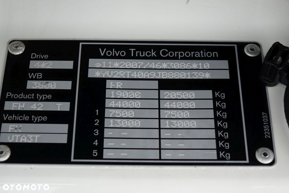 Volvo FH 500 GLOBETROTTER / EURO 6 / STANDARD / AUTOMAT / KLIMATYZACJA POSTOJOWA / LODÓWKA / 2 ZBIORNIKI - 34