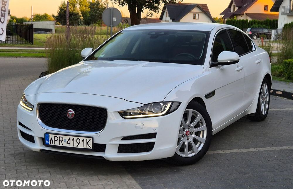 Jaguar XE 2.0 D R-Sport - 19