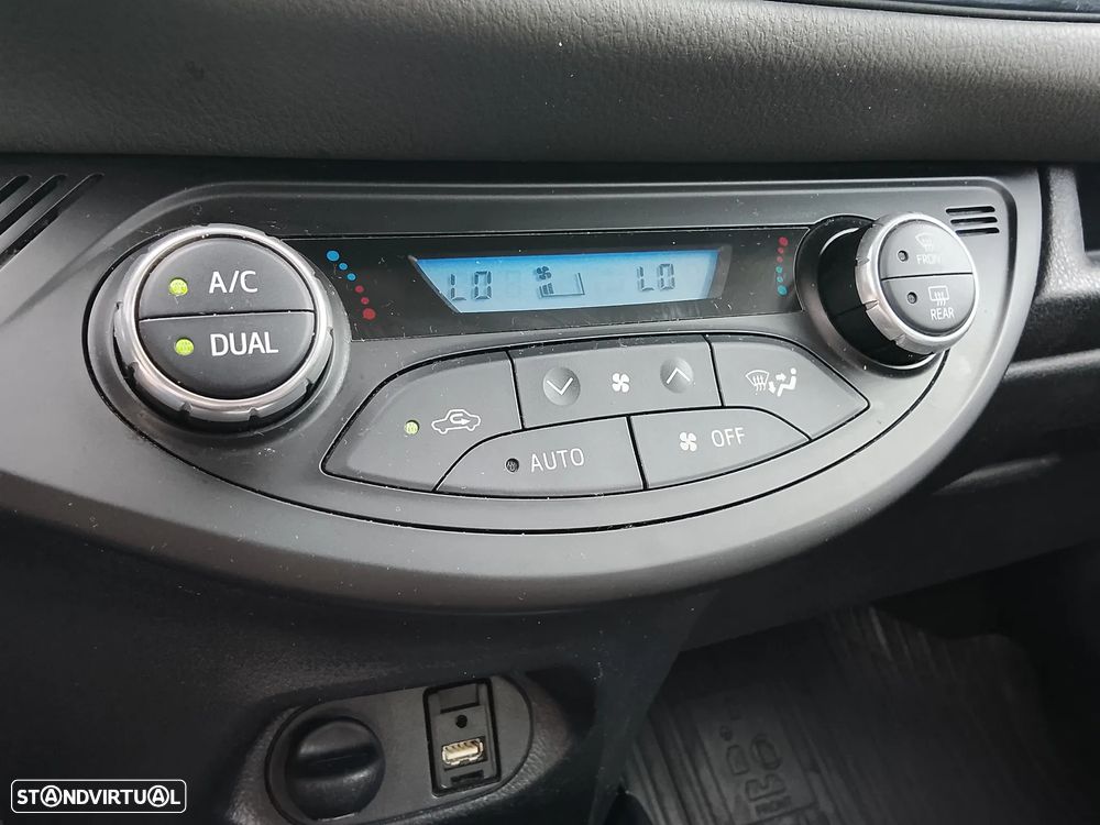 Toyota Yaris 1.5 HSD Comfort+P.Style - 14