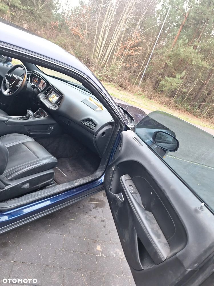 Dodge Challenger - 11