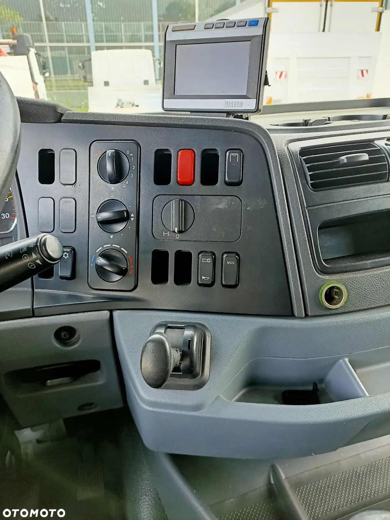 Mercedes-Benz Axor 1829 3 stronny NOWY kiper z blokadą mostu - 25