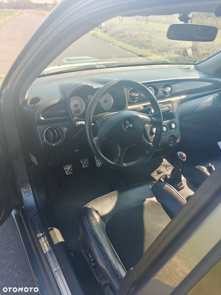 Mitsubishi Outlander 2.0 Turbo - 13