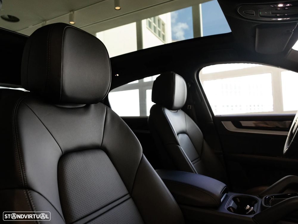 Porsche Cayenne Coupé E-Hybrid - 31