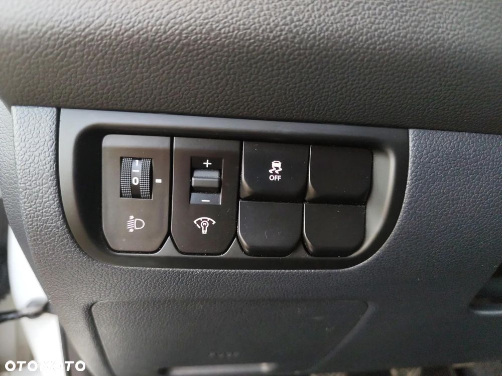 Kia Rio 1.4 M - 19