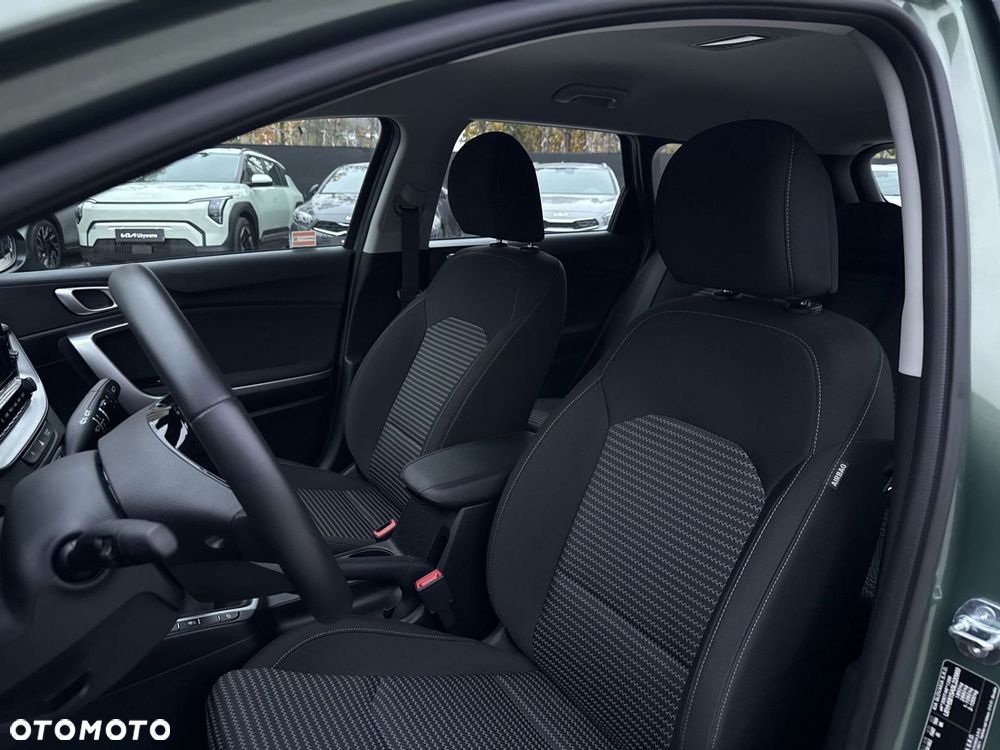 Kia Ceed 1.5 T-GDI M - 10