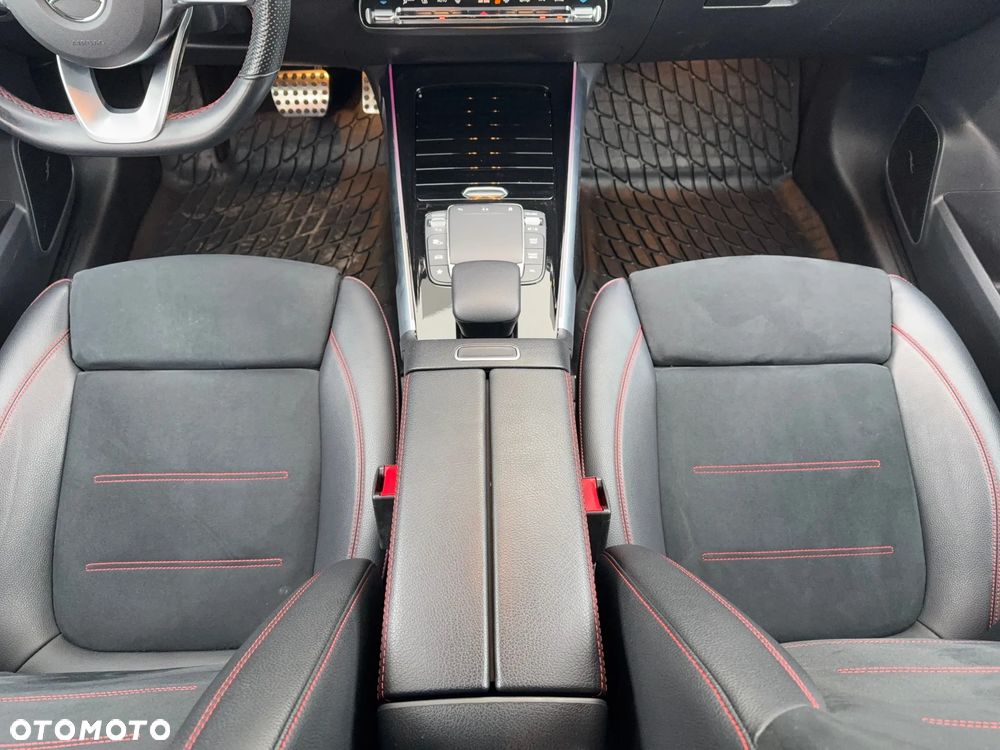 Mercedes-Benz GLB 250 4-Matic AMG Line 8G-DCT - 15