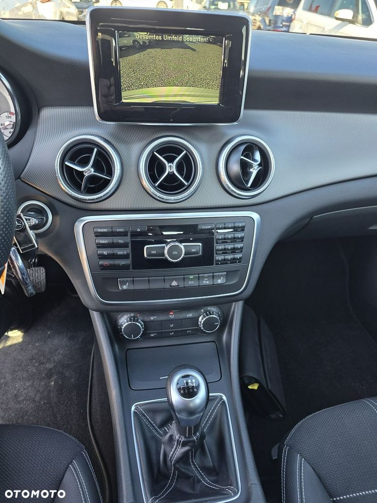 Mercedes-Benz CLA 180 - 32