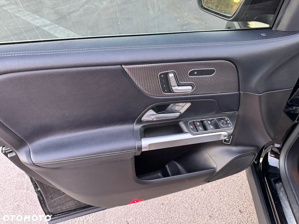 Mercedes-Benz GLB 250 4Matic 8G-DCT Progressive - 13