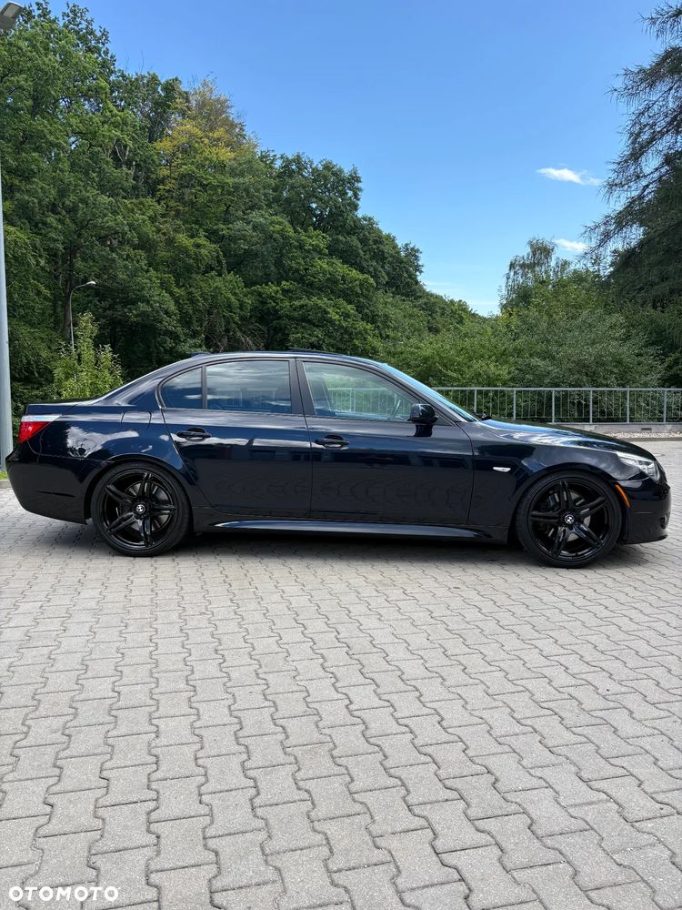 BMW Seria 5 550i - 12