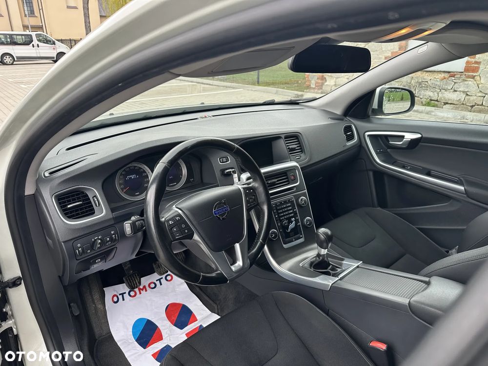 Volvo V60 D3 Edition - 14