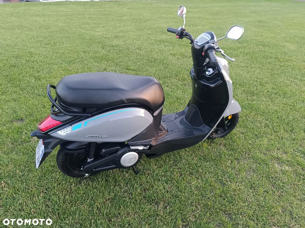 SYM MIO - 8
