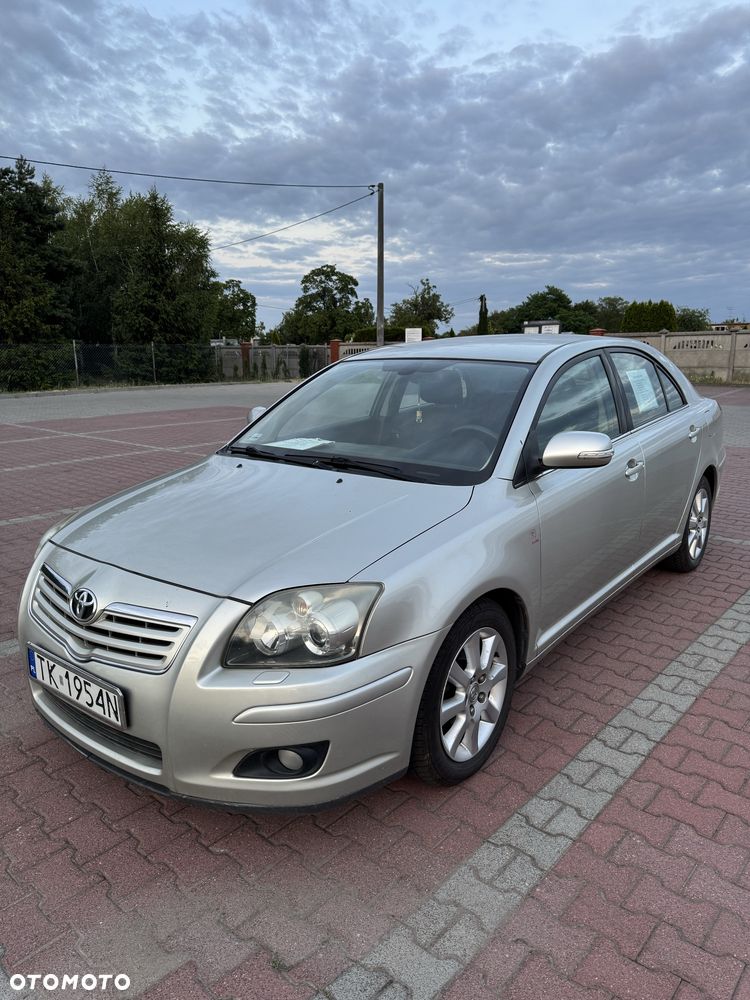 Toyota Avensis - 2