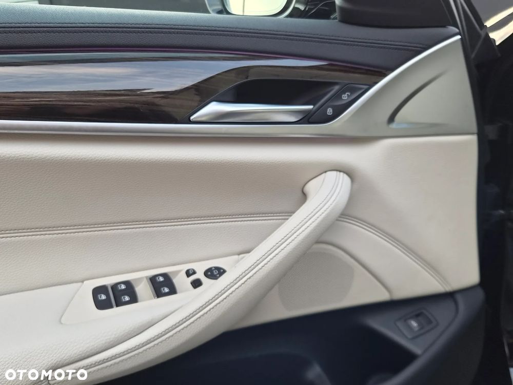 BMW Seria 5 520d xDrive Luxury Line sport - 20