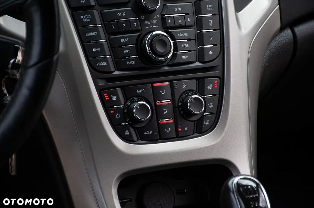 Opel Astra 1.6 Turbo 150 Jahre - 33