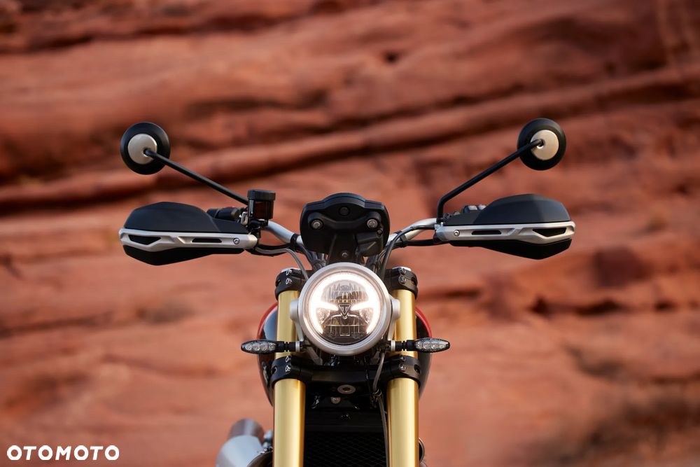 Triumph Scrambler - 14