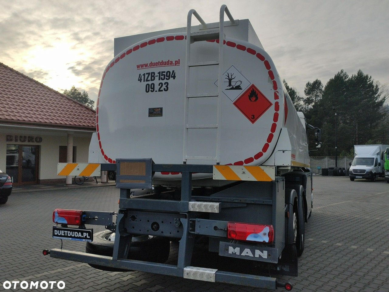 MAN TGA 26.310 Autocysterna z Dystrybucją - 10