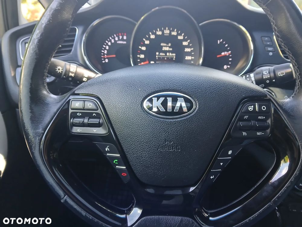 Kia Ceed 1.6 GDI DCT Platinum Edition - 7