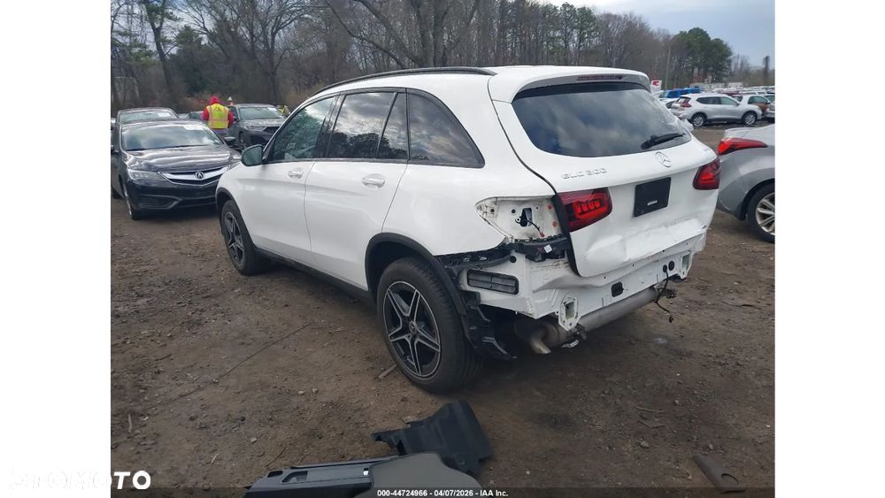 Mercedes-Benz GLC 300 4Matic 9G-TRONIC AMG Line - 7
