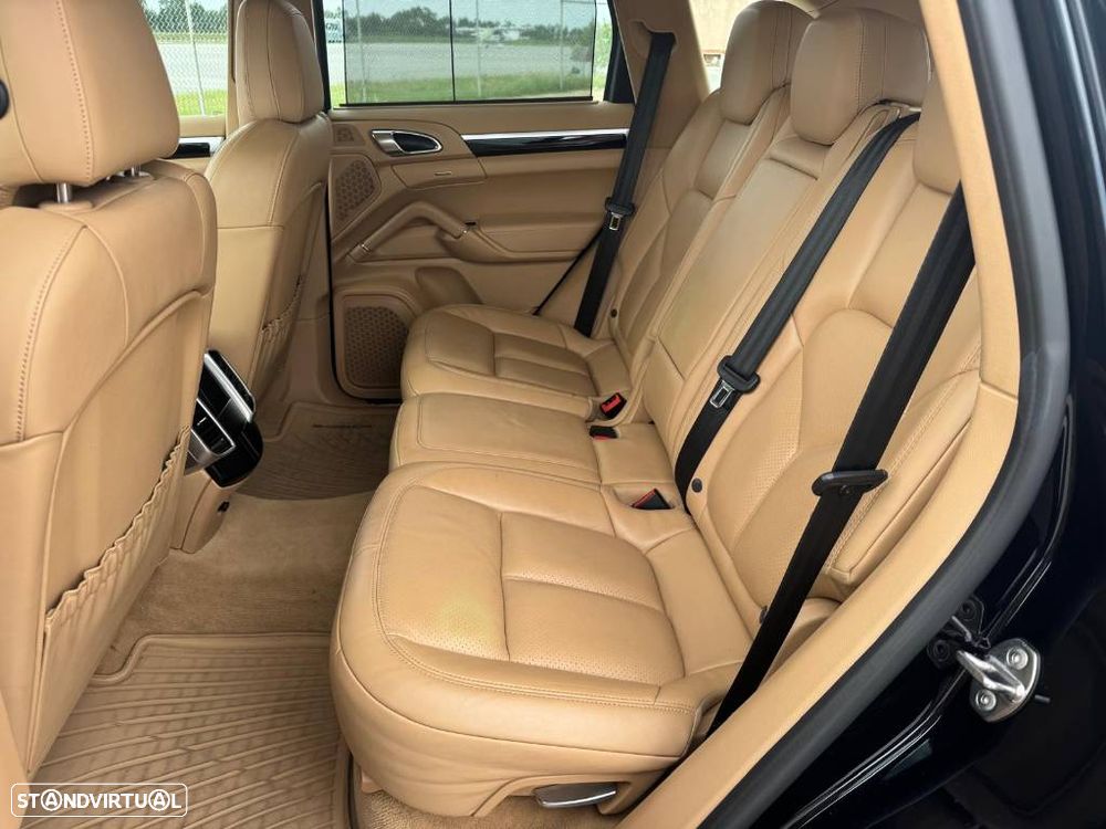Porsche Cayenne S - 14