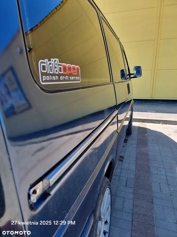 Volkswagen Caravelle GL - 8