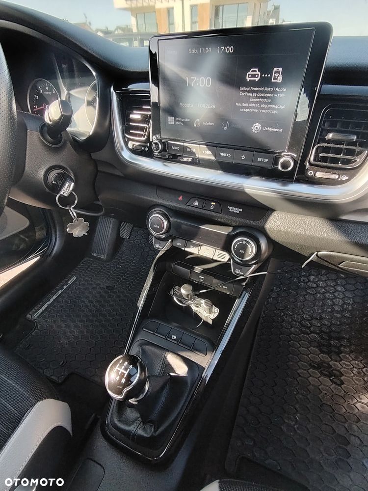 Kia Stonic 1.2 L - 8