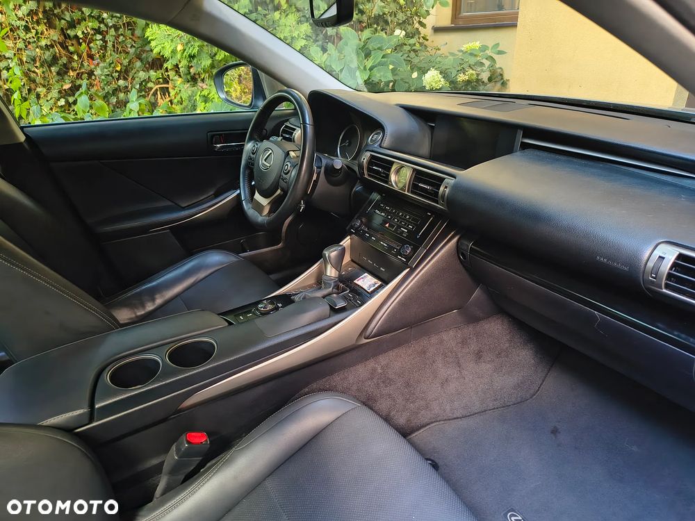 Lexus IS 250 Prestige - 6