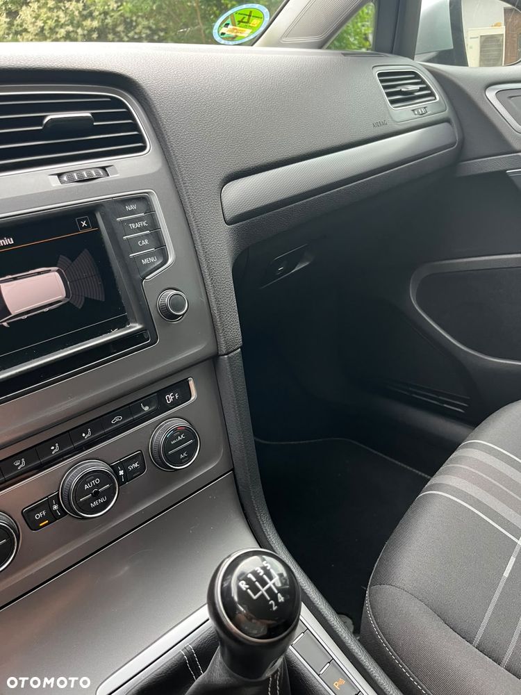 Volkswagen Golf 1.6 TDI BlueMotion Technology Lounge - 26
