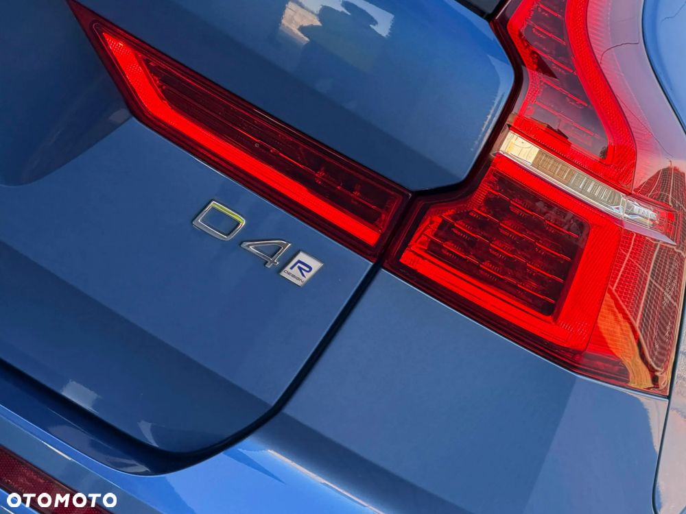 Volvo XC 60 D4 R-Design - 9