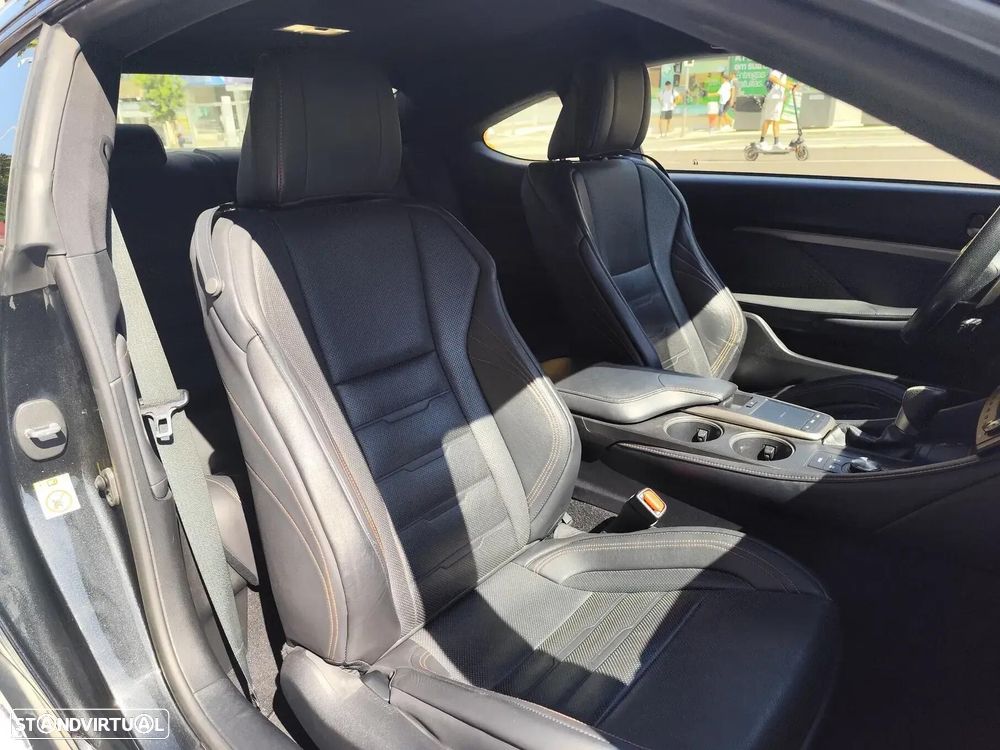 Lexus RC Black Edition — fotografia 10