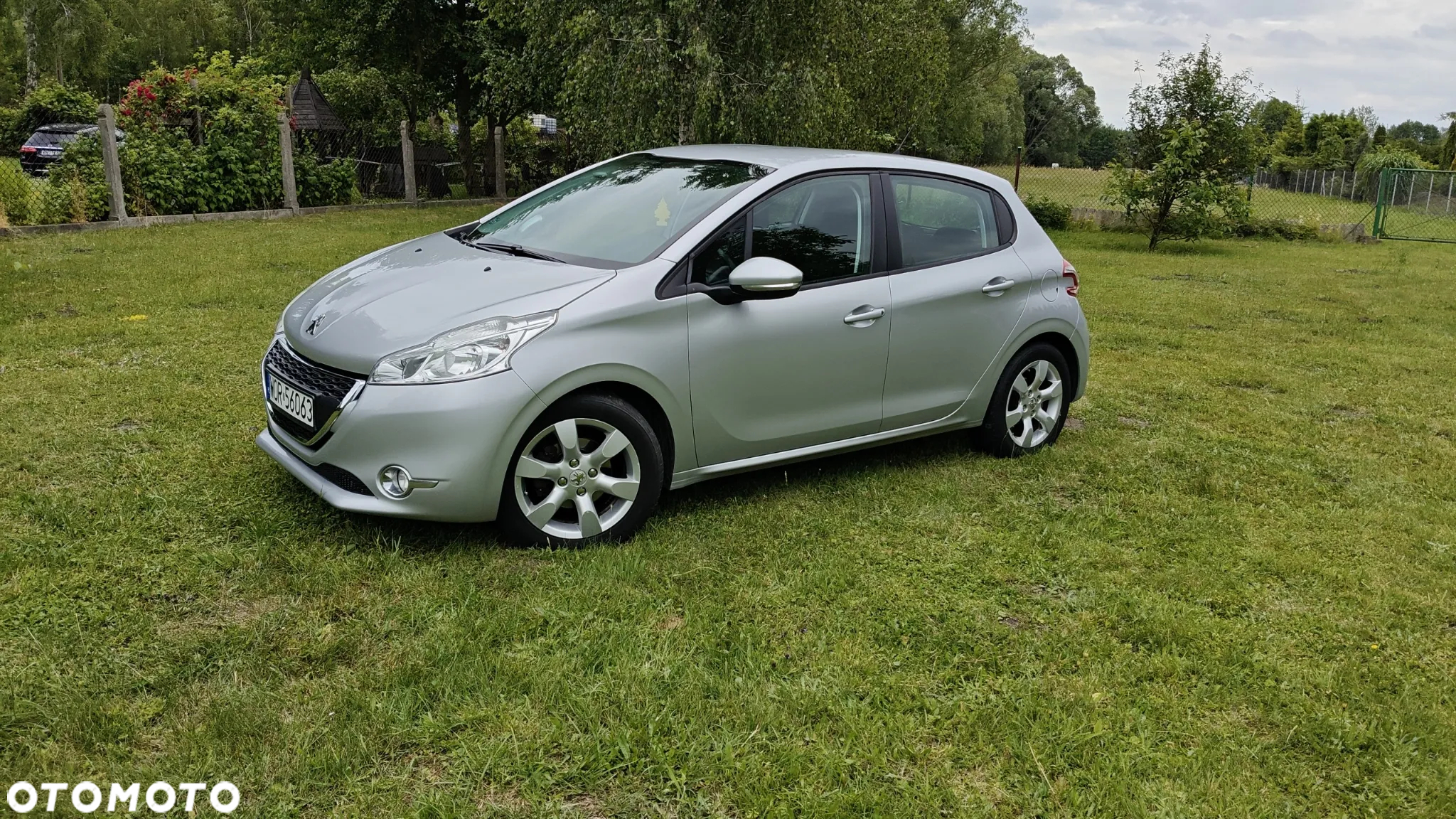 Peugeot 208 1.6 e-HDi Active STT - 9