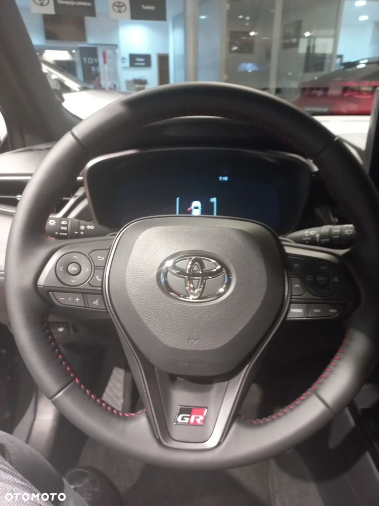 Toyota Corolla Cross 2.0 Hybrid GR Sport - 9