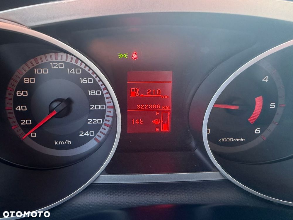 Mitsubishi Outlander 2.0 DI-D 4WD Intense - 23