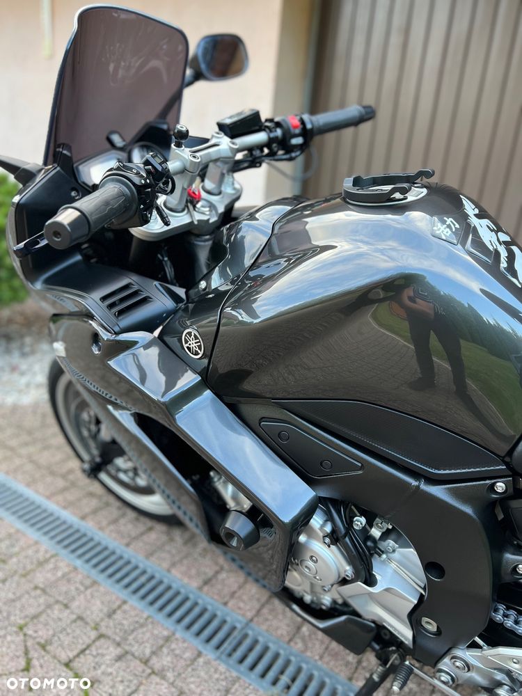 Yamaha FZ - 25