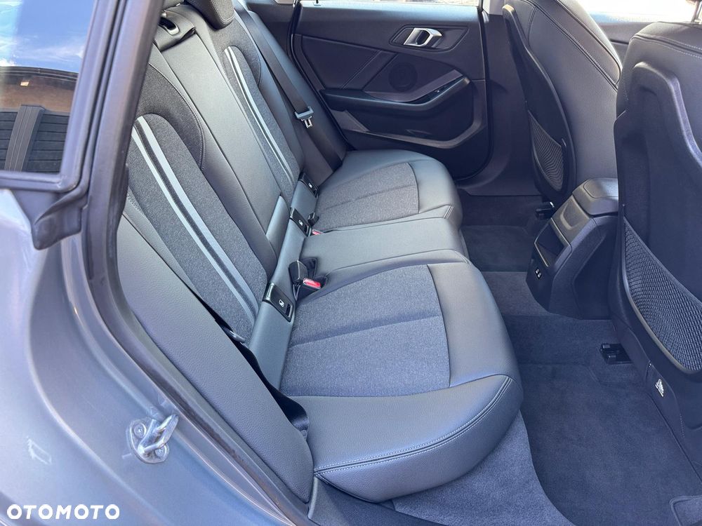 BMW Seria 2 220i Advantage sport - 37