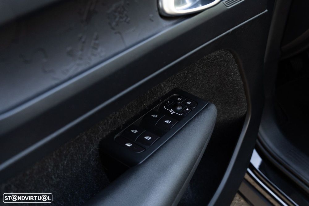 Volvo XC 40 1.5 T3 Tech Edition - 44