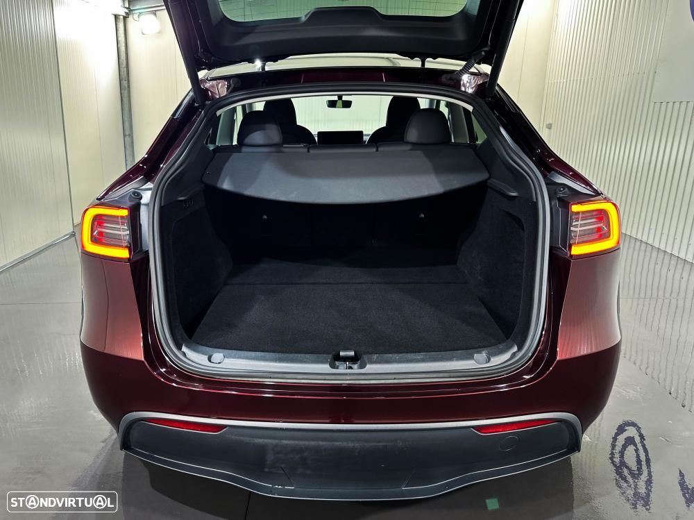Tesla Model Y Performance Dual Motor AWD — fotografia 56