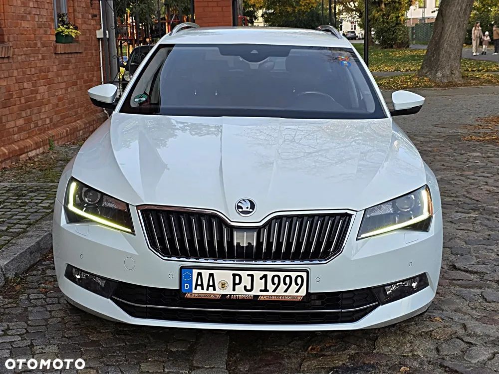 Skoda Superb 2.0 TDI DSG L&K - 23