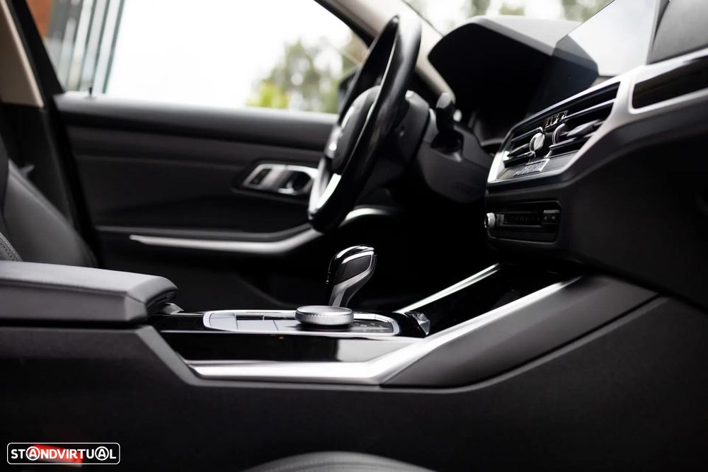 BMW 320 d Line Sport Auto - 38