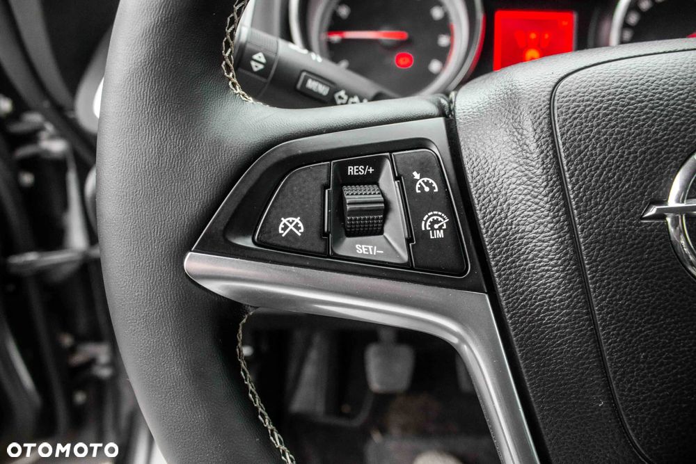 Opel Astra 1.4 T Essentia - 16