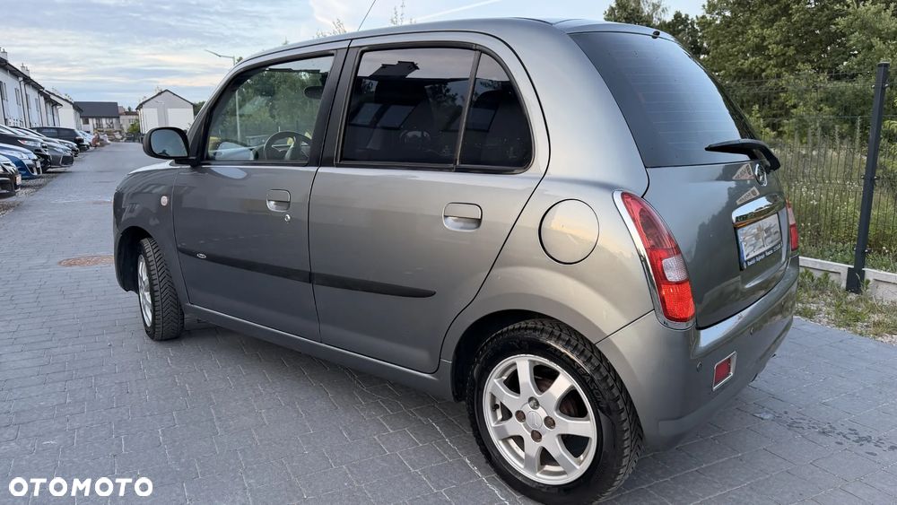 Daihatsu Trevis - 11