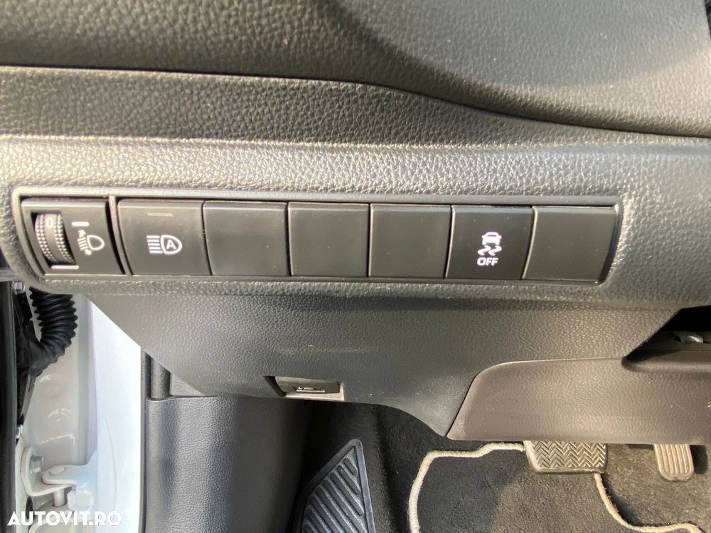 Toyota Corolla 1.8 HSD Active - 10