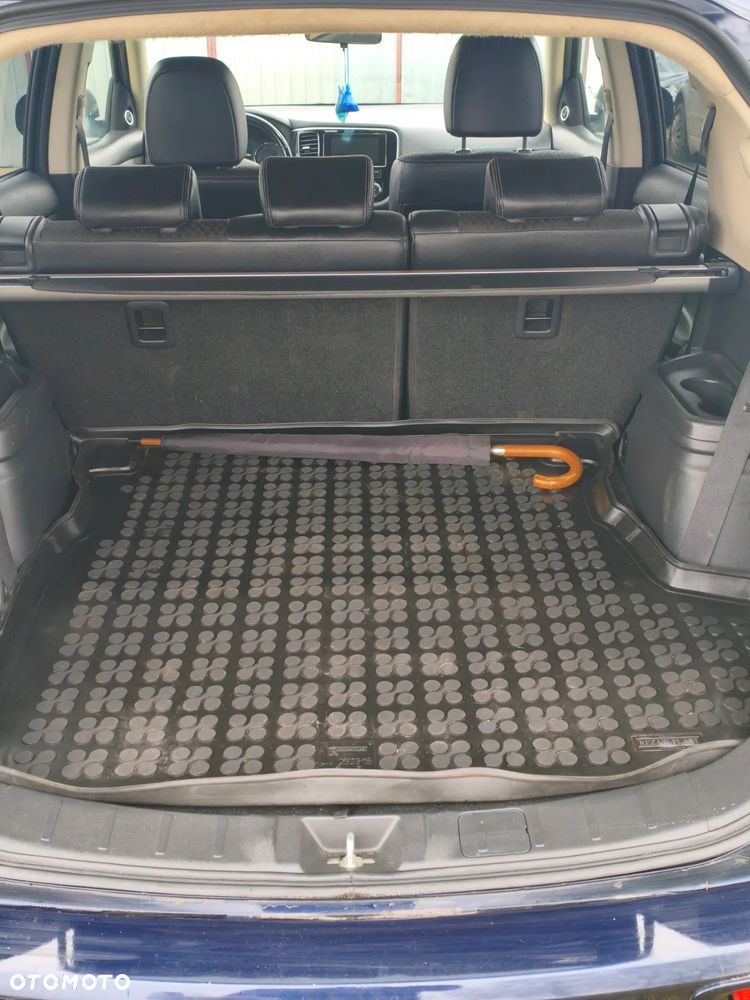 Mitsubishi Outlander 2.2 DI-D 4WD Invite - 8