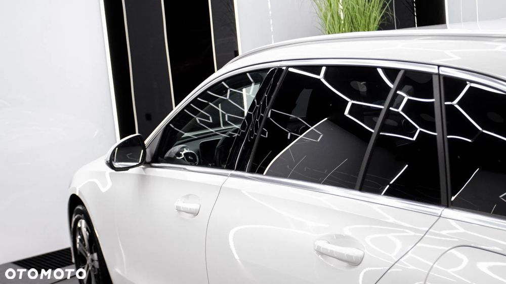 Mercedes-Benz Klasa C 300 e PHEV Avantgarde - 13