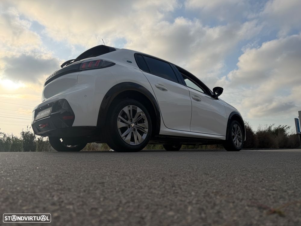 Peugeot e-208 Allure Pack - 13